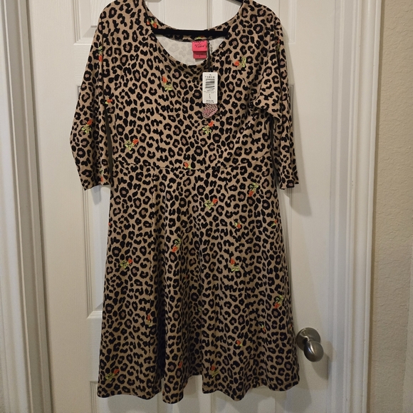 Torrid Leopard Print Ladies Dress with Pops of Color - Picture 4 of 8